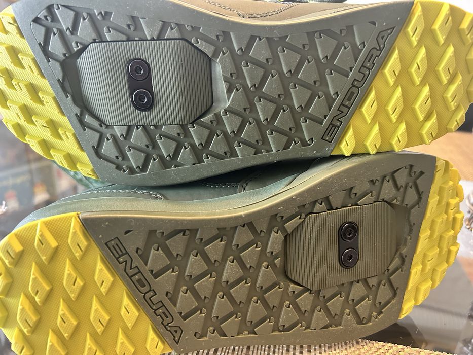 Vendo Sapatos Tennis Endura BTT Clipless SPD Novos 40-6,5