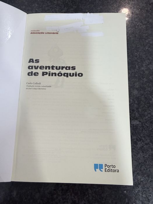 Livro “As aventuras de Pinóquio”