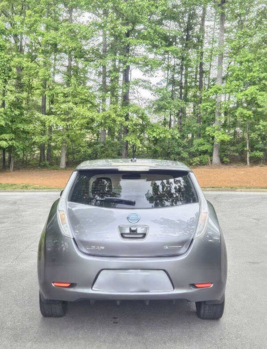 Nissan LEAF      2015