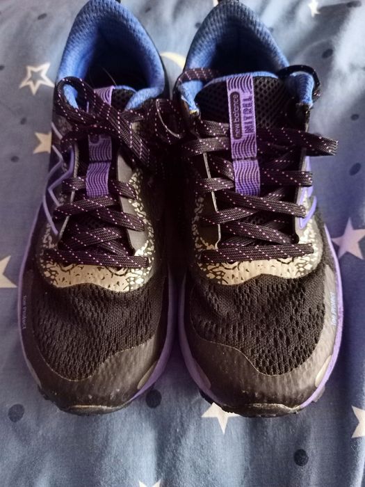 Кросівки  для  дівчинки