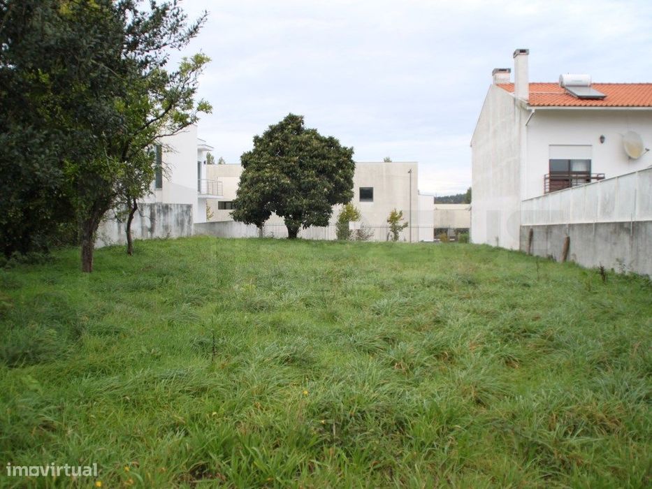 Terreno para venda junto á Escola Secundaria de Estarreja