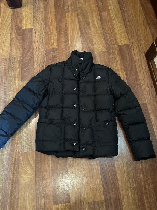Пуховик adidas , чорна куртка . Адідас