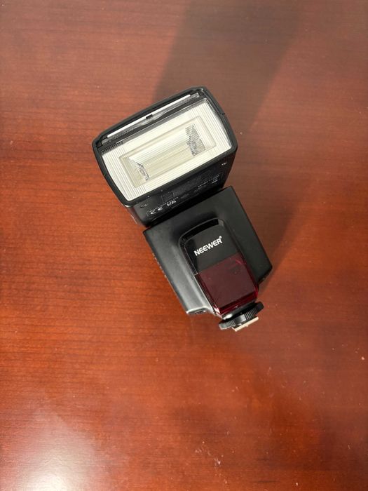 Flash Neewer TT560 Speedlite