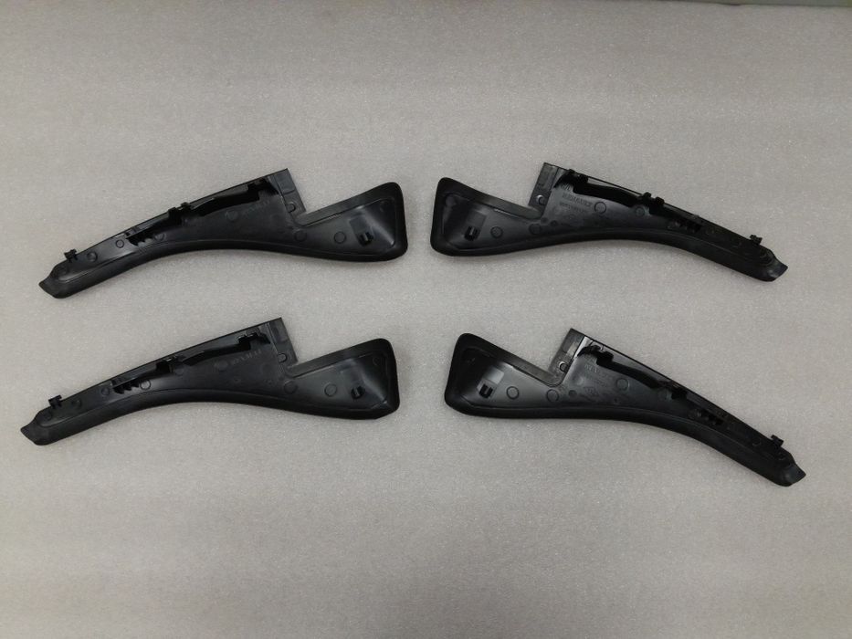 Накладка лобового скла RENAULT MASTER 3