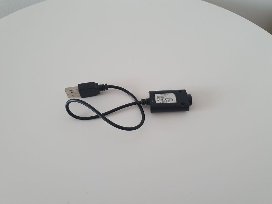 Ładowarka USB Z Gwintem model: usb-s001 do e-papierosów