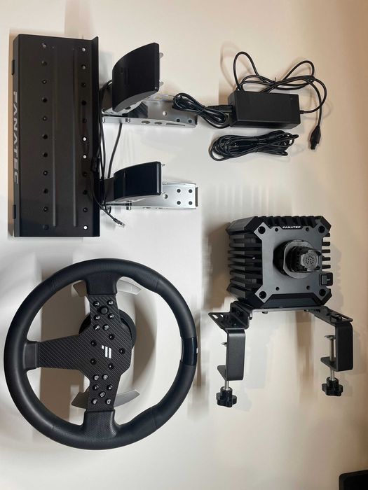 Kierownica Fanatec CSL DD 5Nm (możliwość 8Nm) + pedały+ uchwyt MOZA