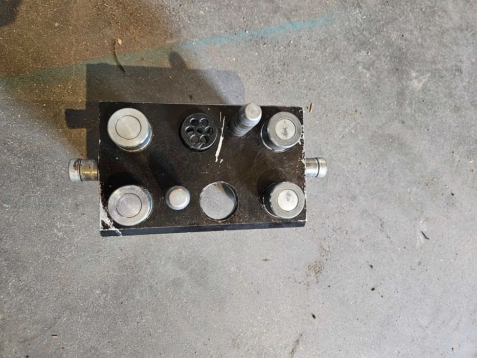 Szybkozłącze multizłącze hydrauliczne 4 kanałowe ładowacza John Deere