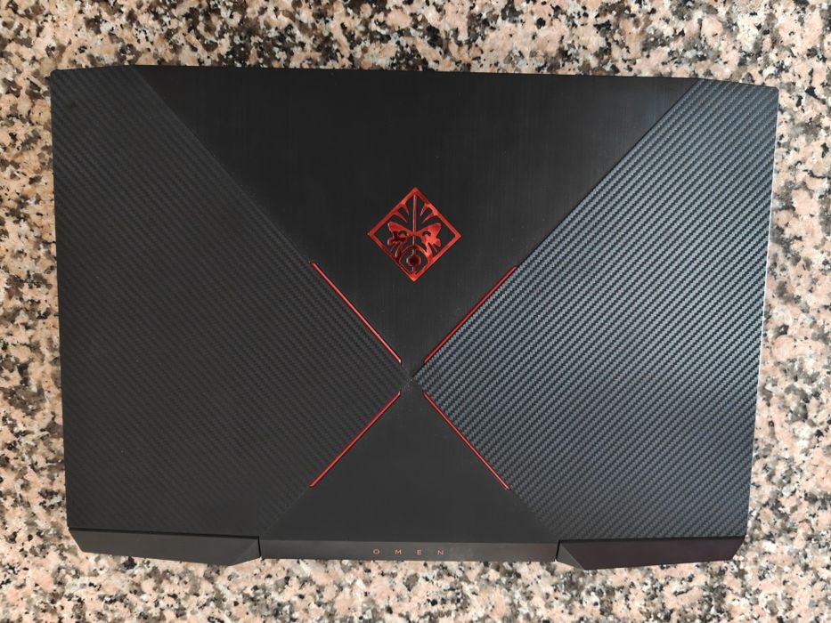 HP OMEN 17( Intel Core i7-8750H - NVIDIA GeForce GTX 1070)