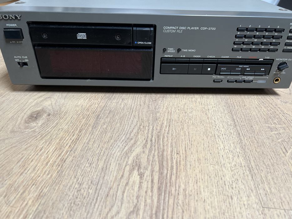 SONY Compact Disc Player CDP-2700 (Broadcast / Studio)