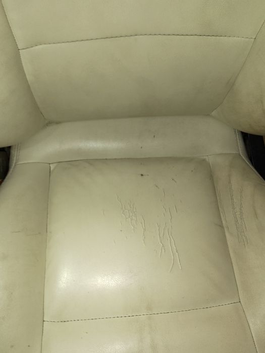 Fotele AUDI 80 B4 sedan obszyte