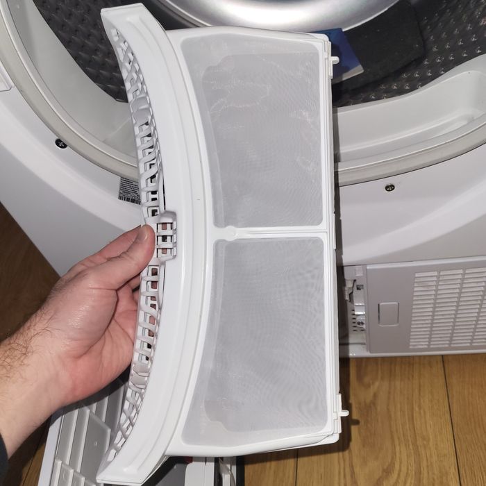 Продам сушильную машину Beko DS8433RX (8 кг)