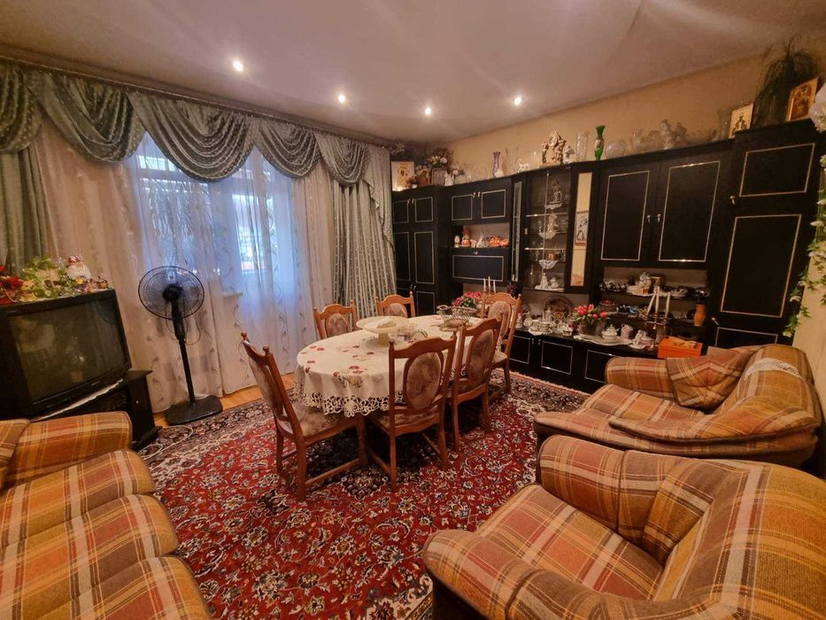 2,5% комісія продам 3 кім кв. вул. Васильківська 7/7метро Голосіївська