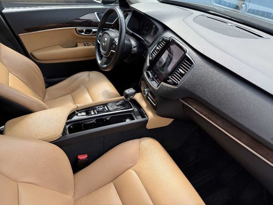 Volvo XC90      2015