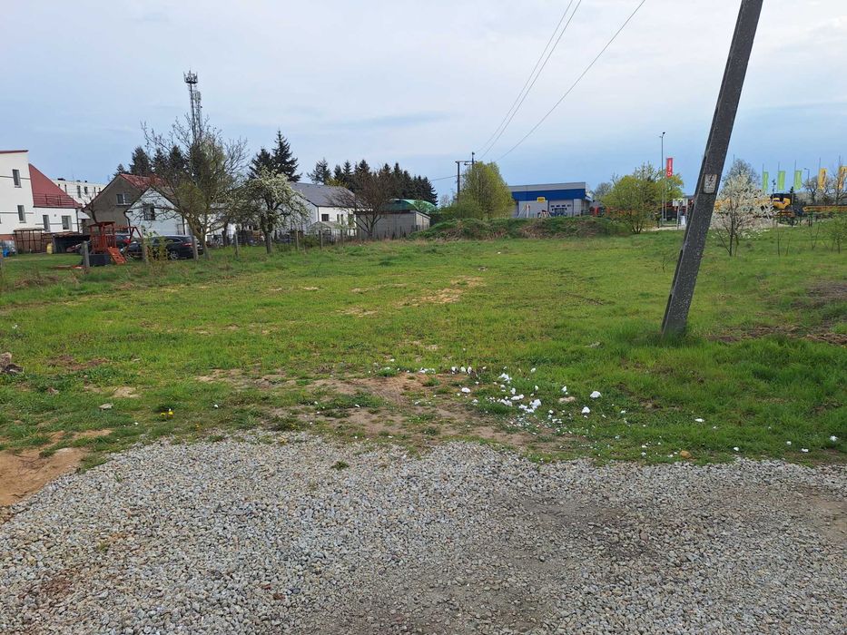 Działka na sprzedaż