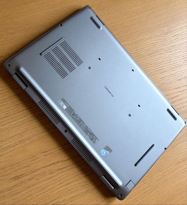 Dell Latitude 5521 / i7-11850H / 32 GB RAM / 512 GB SSD / Win 11 Pro / + Filtr Prywatyzujący Dell / Stan BDB
