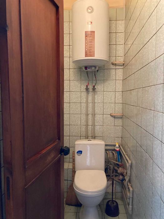 Продаж повнометражної 3-кімнатної квартири в центрі