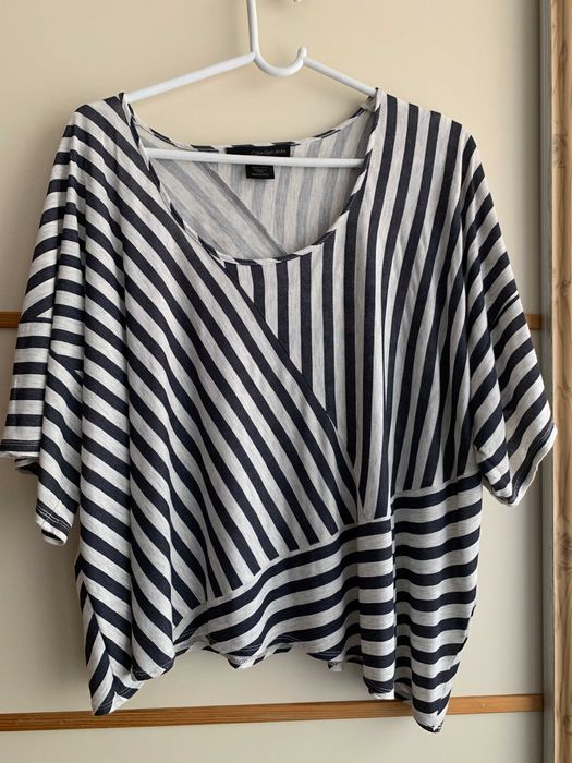 Bluzka oversize w paski Calvin Klein
S / 36 / 8