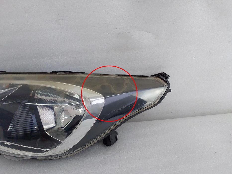 Ótica / farol esquerda FORD Ka+