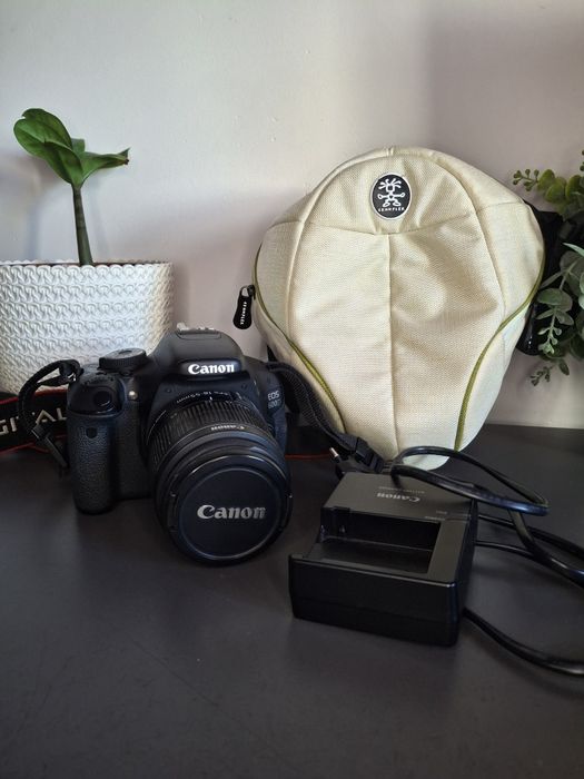 Canon EOS 600D + EFS 18-55mm