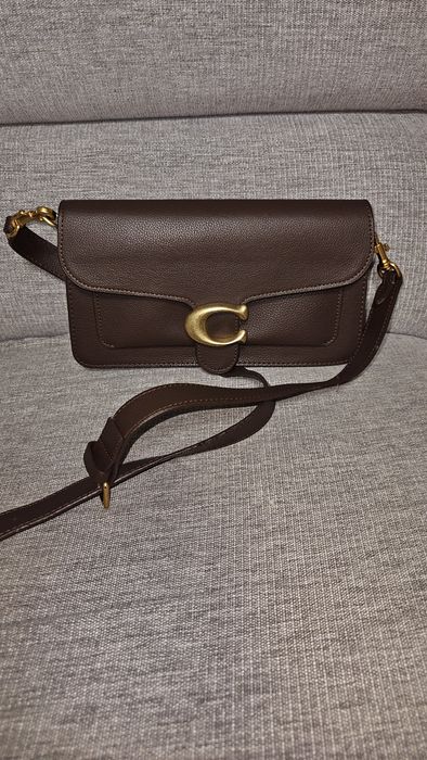 Torebka à la  Coach Tabby ciemny brąz na ramie / crossbody