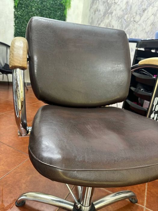 Крісло для офіса(перукарське)