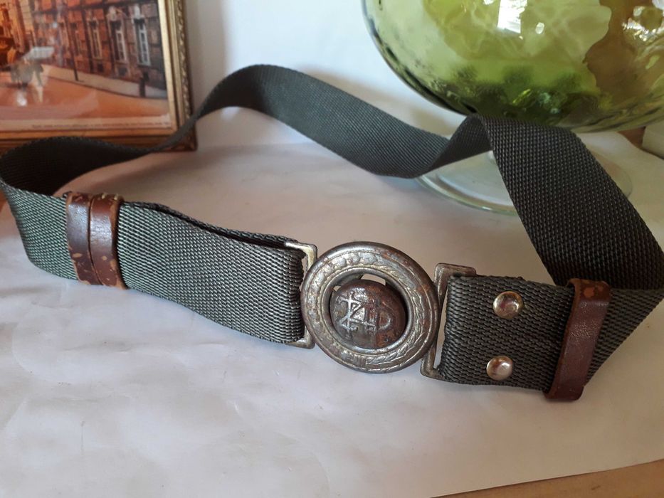 Stary pas harcerski.