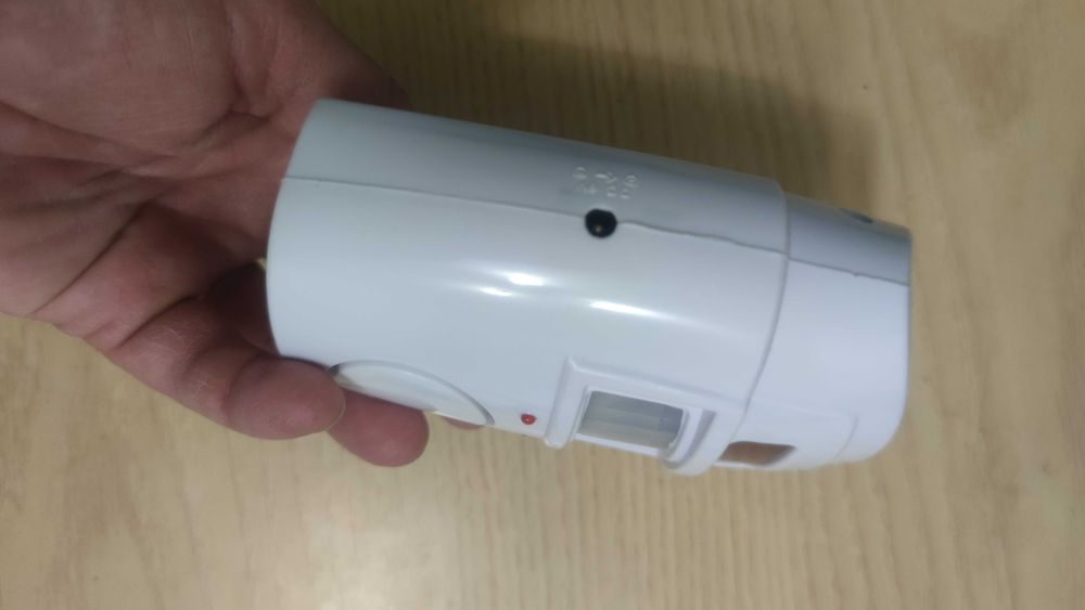 Побутова сигналізація з датчиком руху Sensor Alarm + 2 брелоки