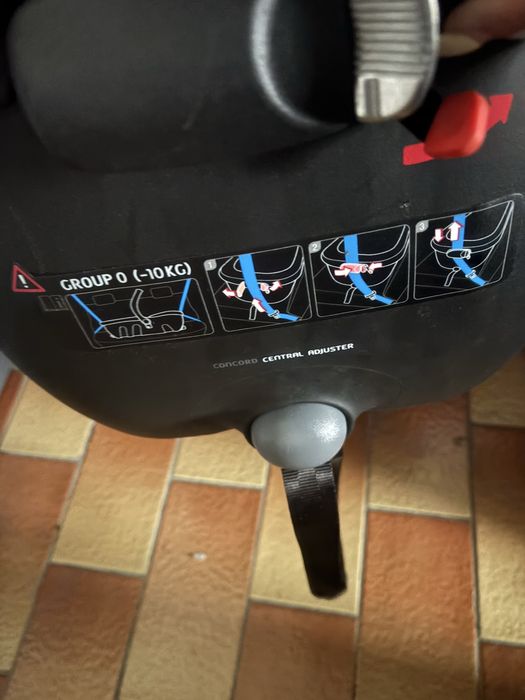 Alcofa de bebe com base para carro