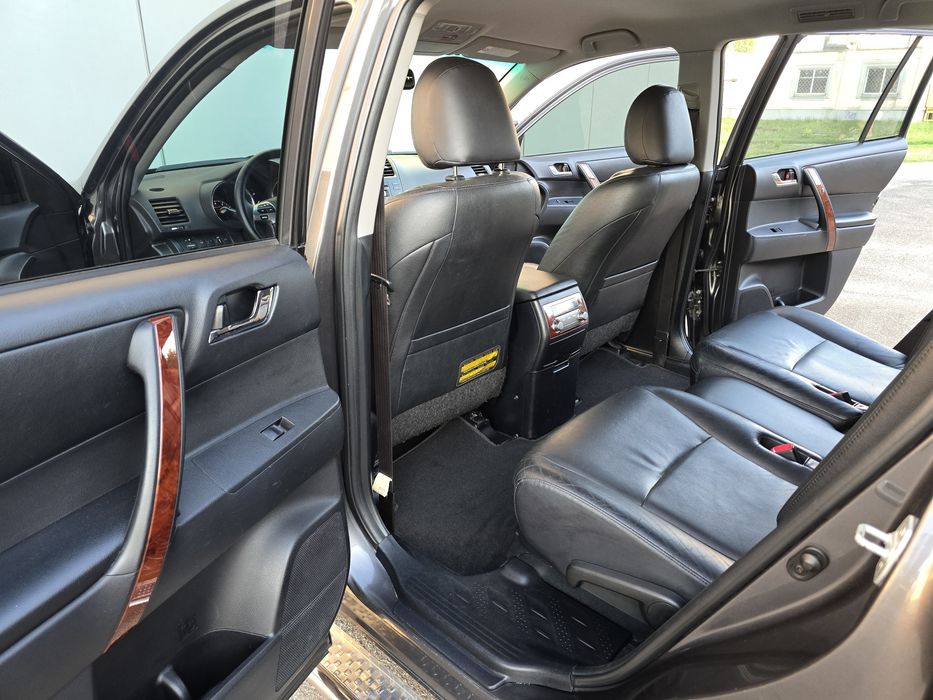 Продам свою Toyota Highlander 3.5л - 2011г
