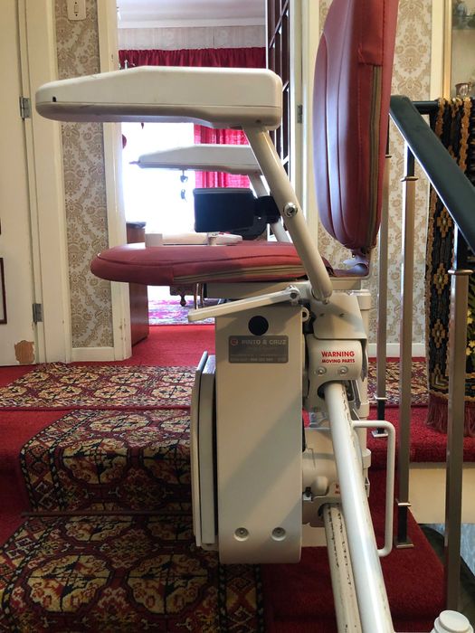 Cadeira elevador de escada curva