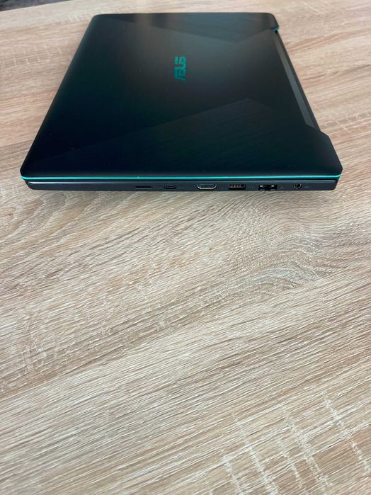 Laptop Asus R570ud