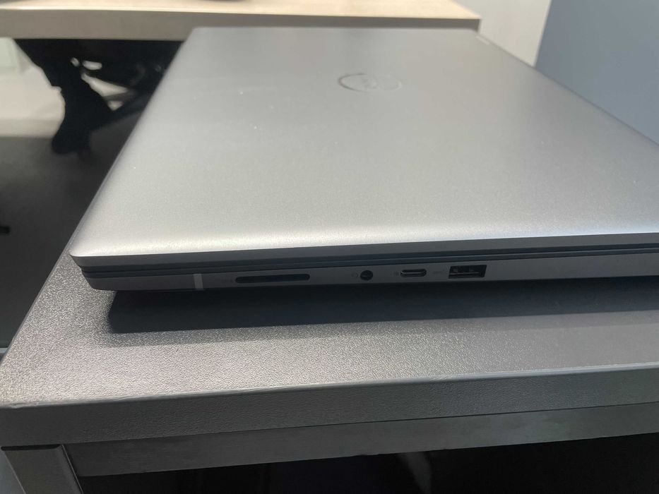 Графічна станція Dell Precision 7670 (16 ядер\32Gb-DDR5\RTX A2000(8gb)