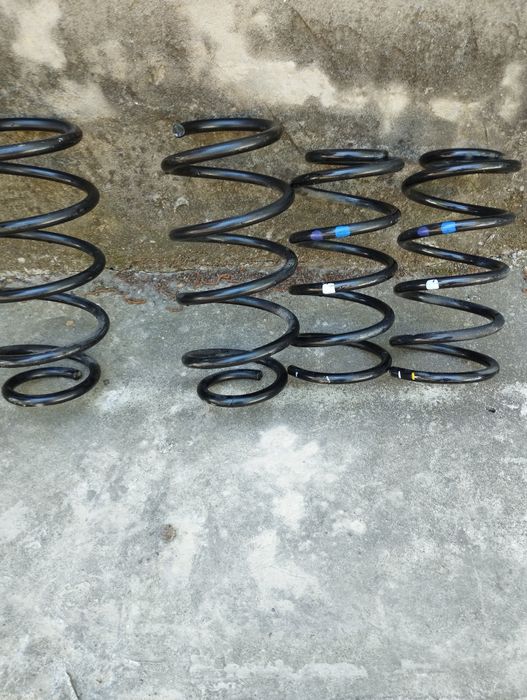 Продам передние оригинальные пружины подвески КIA Соренто 2