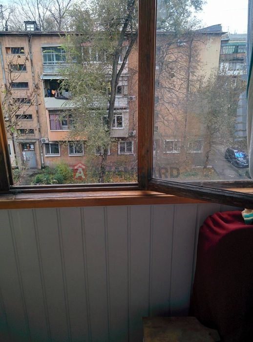 Продається 2 кімнатна Сталінка
