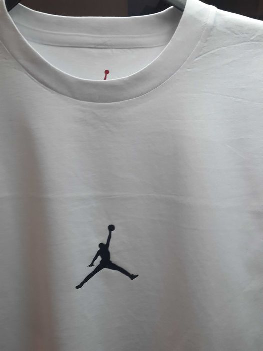 Biala koszulka Jordan L - nowa bez metek!