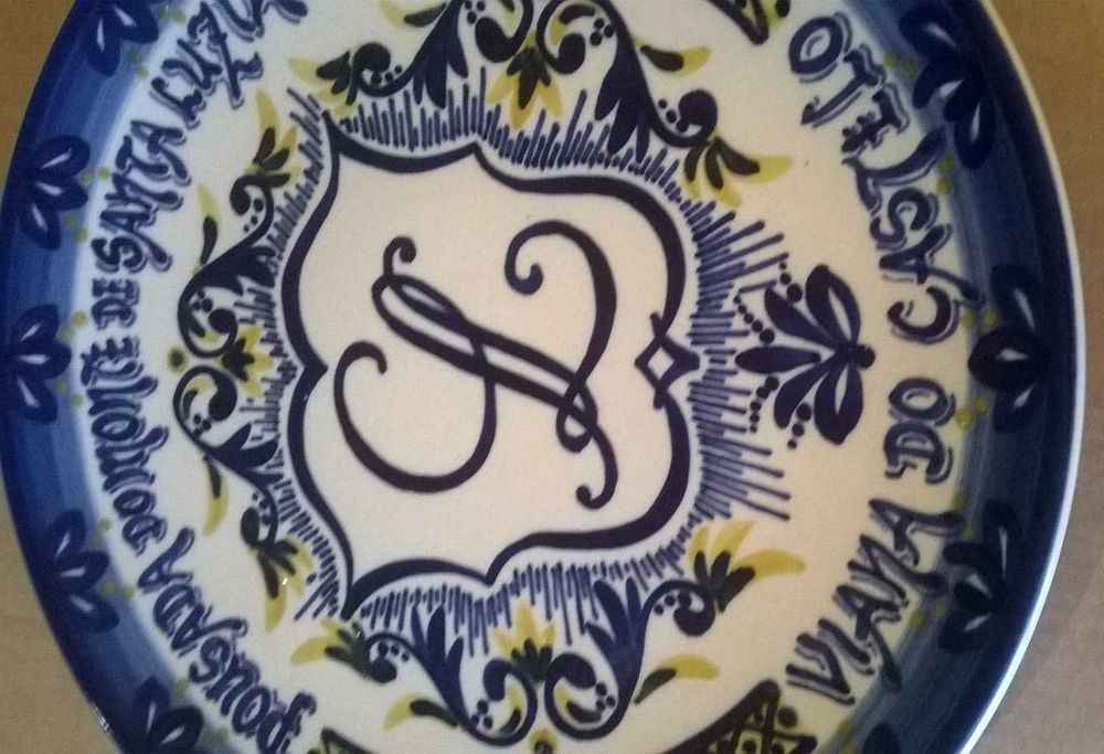 Prato em faiança Viana Grés, edição limitada