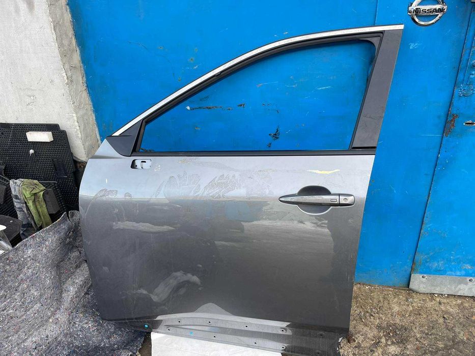 Двери Nissan Rogue T33  дверь