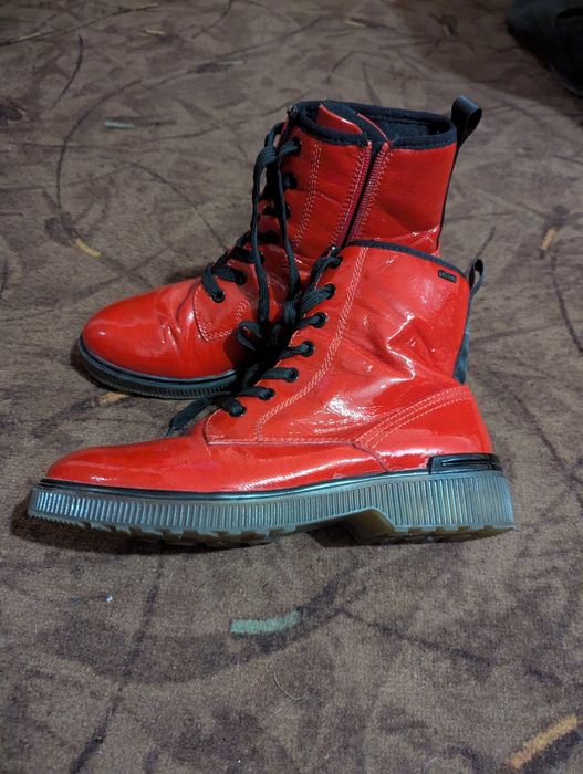 Шкіряні лакові черевики