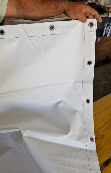 Toldos ou lonas impermeáveis