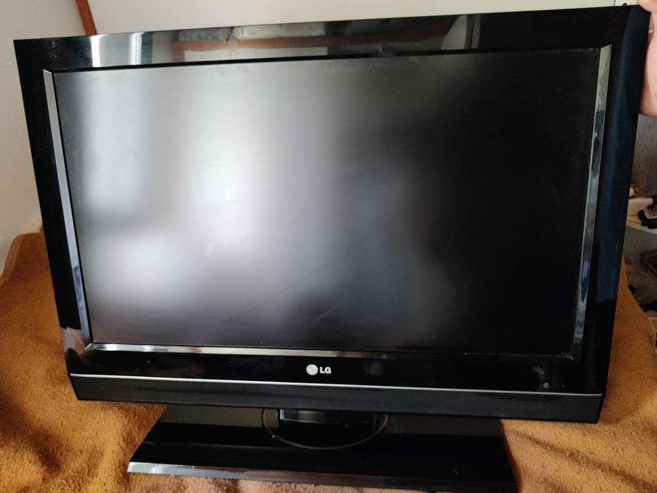 LG 32” LCD TV – Excelente estado