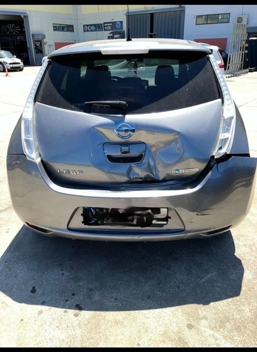 Nissan Leaf para peças