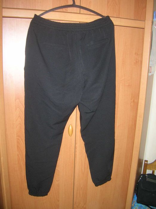 Спортивные брюки модные  для школьниц средних классов