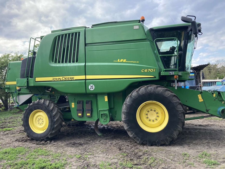 Продам комбайн Джон Дир С 670 I