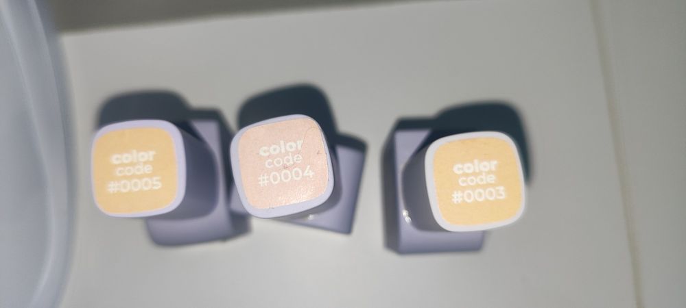 Лаки для ногтей  DNKA