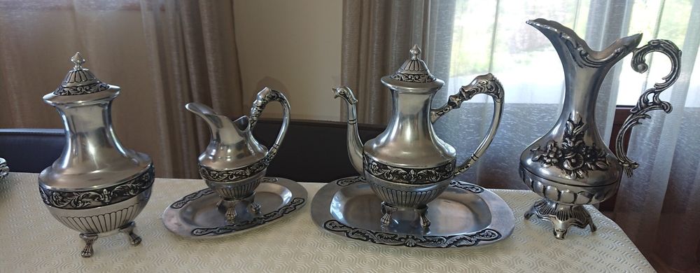 Conjunto de peças de louça