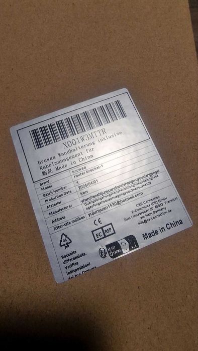 Uniwersalny metalowy uchwyt ścienny do routera z zarządzaniem kablami