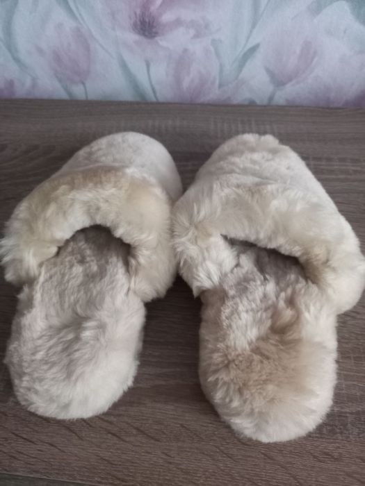 Тапки жіночі.