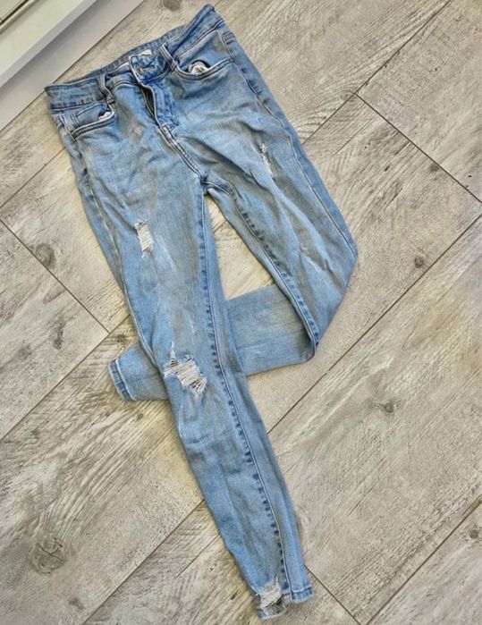 Jeansy rurki z przetarciami Varlesca Redial