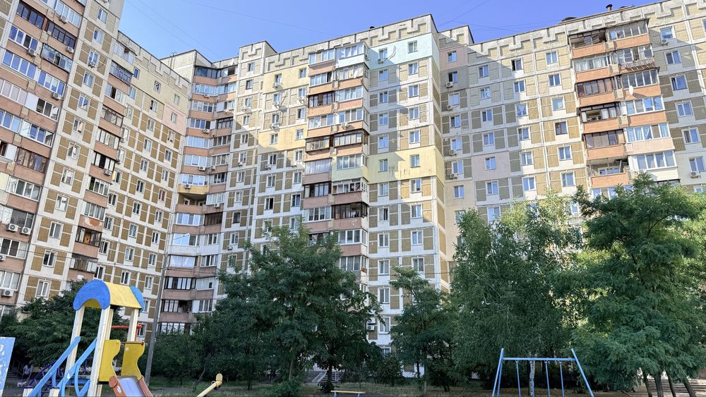 Продаж 2х кімнатноі, вул. Екстер 12, Троєщина