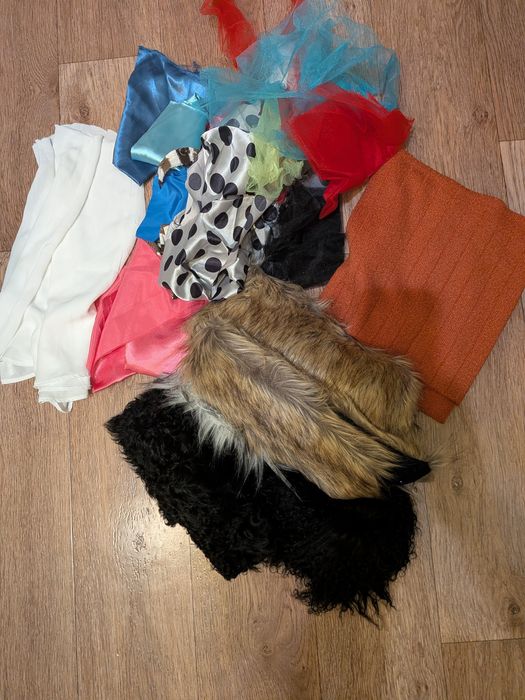 Залишки тканин,  коміри з хутра, клаптики